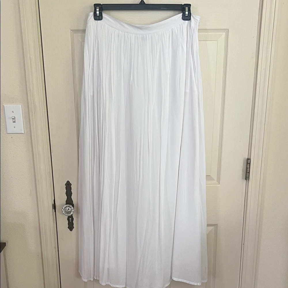 Chelsea & Theodore White A-Line Skirt